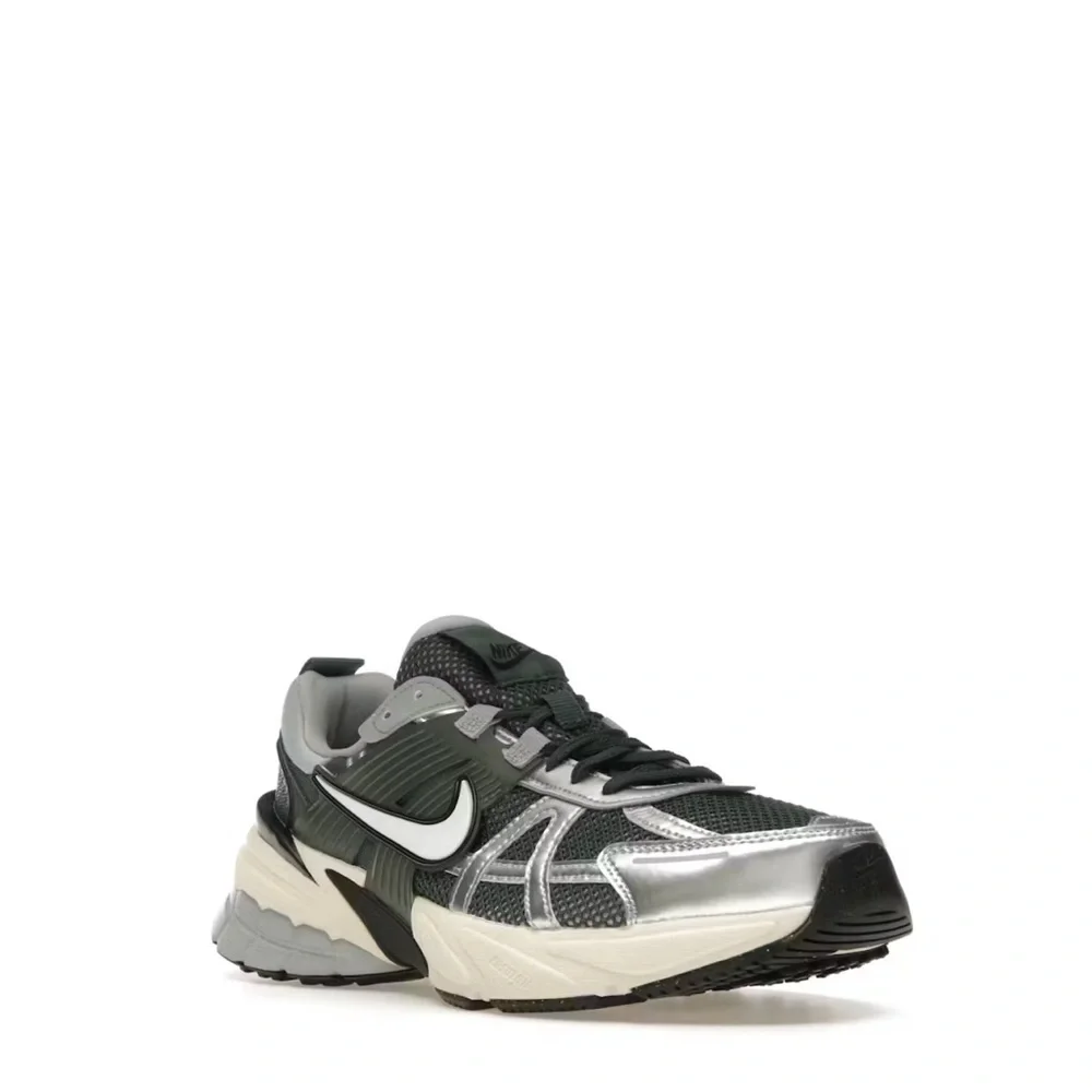 Nike V2K Run Vintage Green Men’s Size 8.5 Women’s Size 10